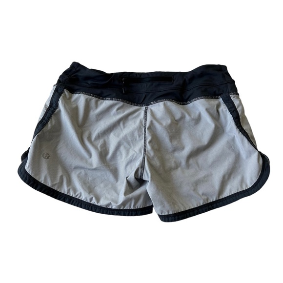 Lululemon Athletic Shorts Size 4 - Picture 2 of 2